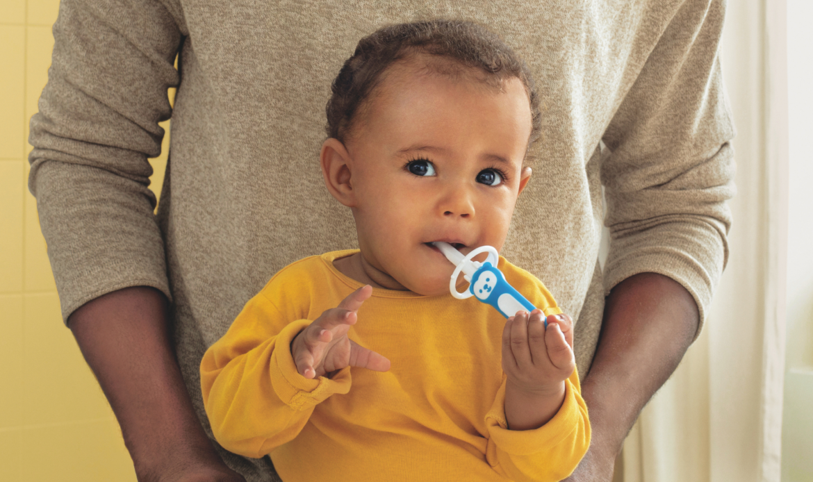 Zähne putzen bei Babys: So schaffst Du es!