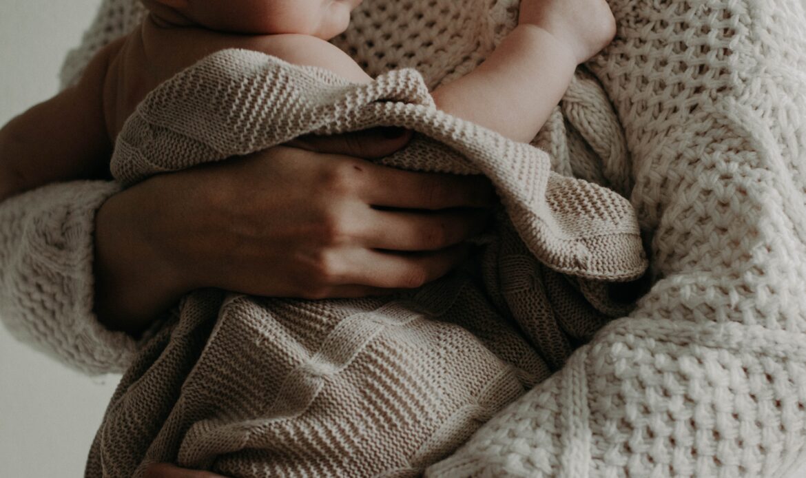 Hitzgi bei Babys: Fünf Tipps, damit dein Baby weniger Schluckauf hat